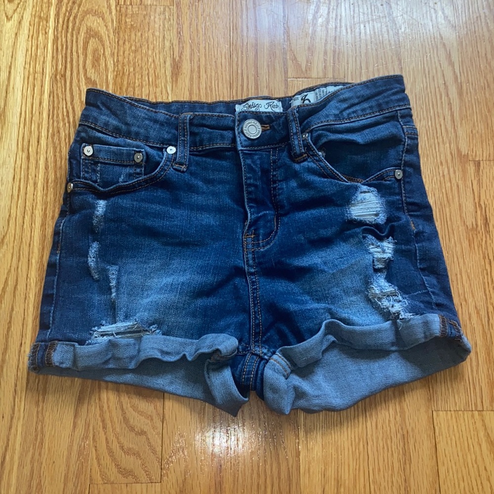 Medium wash shorts size juniors size 3